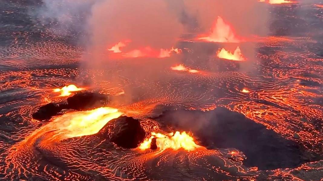 Kilauea Yanardağı alarm veriyor: Bir yılda 36 kez püskürdü
