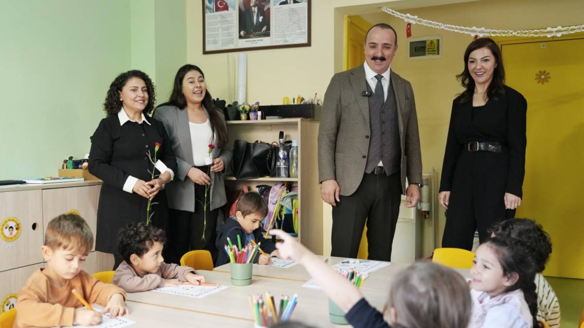 Kotan’dan öğretmenlere karanfilli kutlama