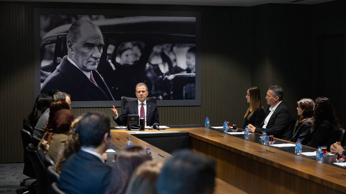 Büyükşehir’in emektar öğretmenlerinden, Başkan Seçer’e ziyaret