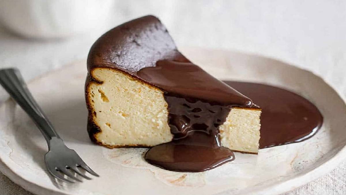 San Sebastian Cheesecake tarifi! Üzerine hangi sosu seçeceğiniz size kalmış