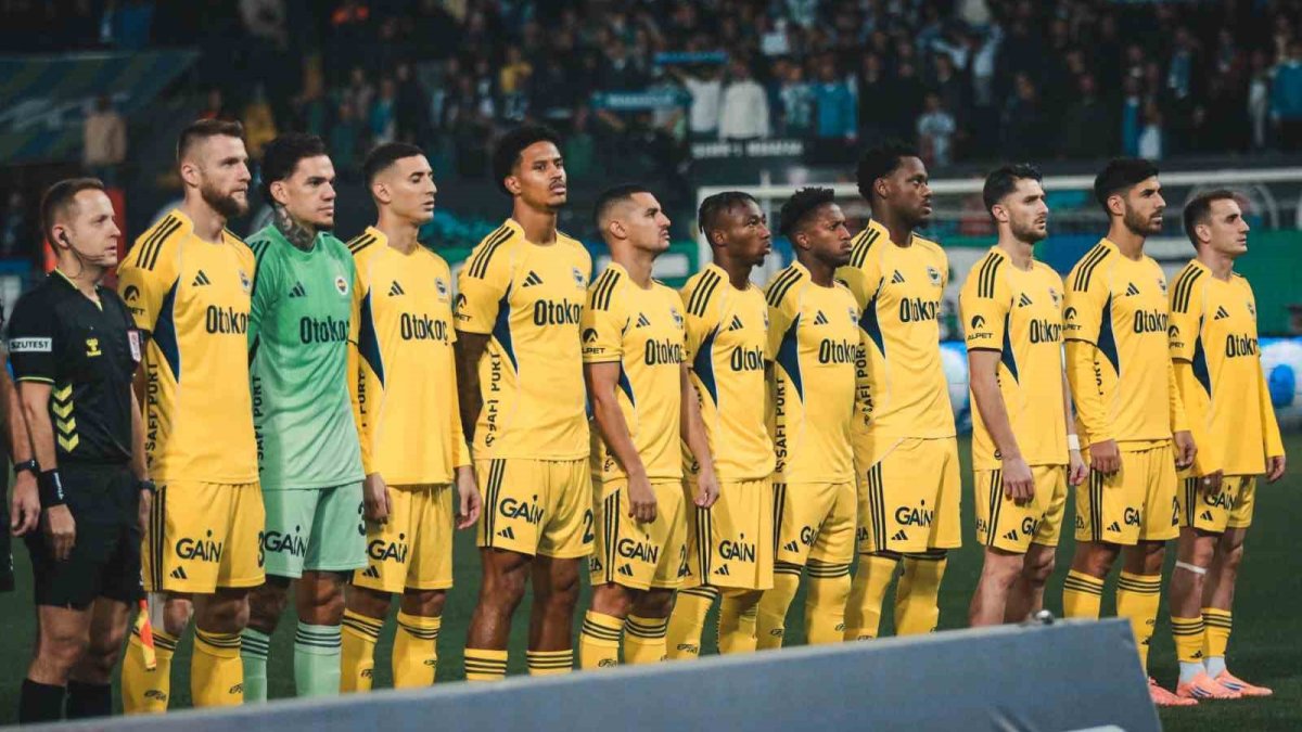 Fenerbahçe'den sürpriz hamle: Sarı-lacivertliler UEFA listesinde değişiklik yaptı