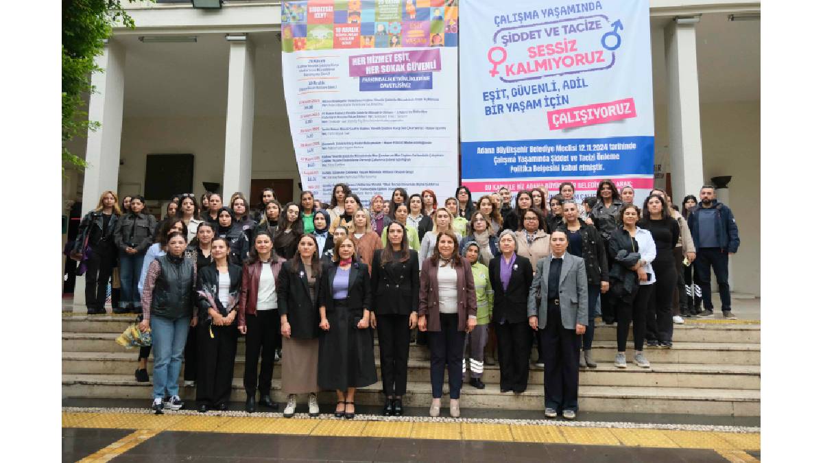 Adana Büyükşehir’in kadın çalışanları basın açıklaması yaptı