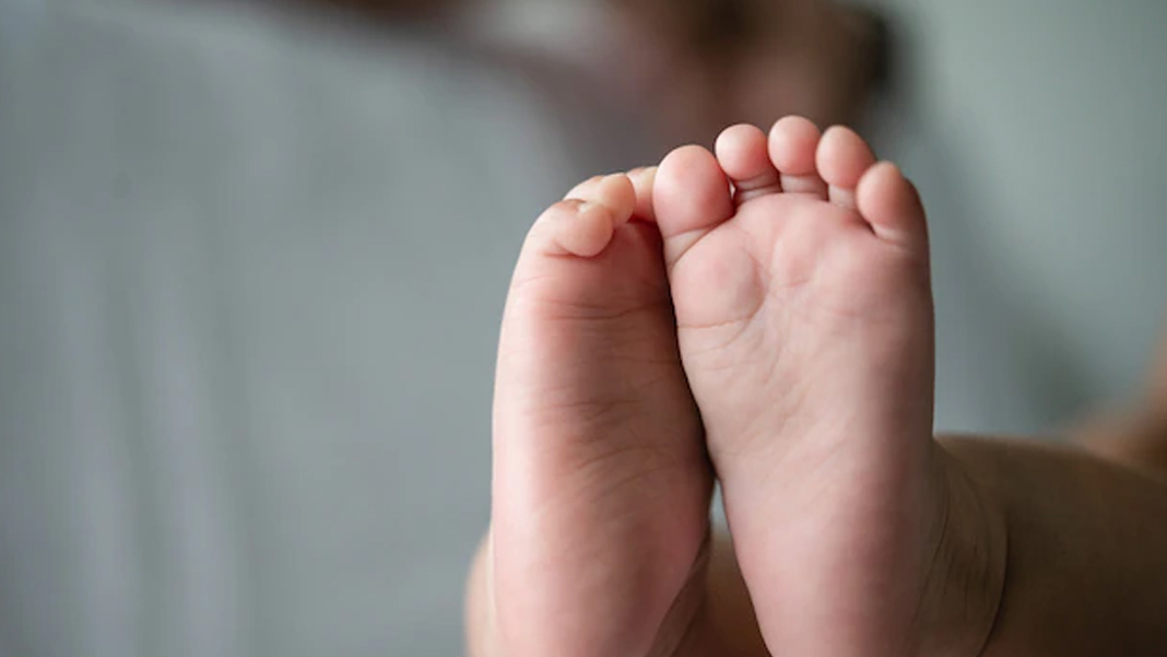 Polis 3 bin euroya bebek satışını engelledi