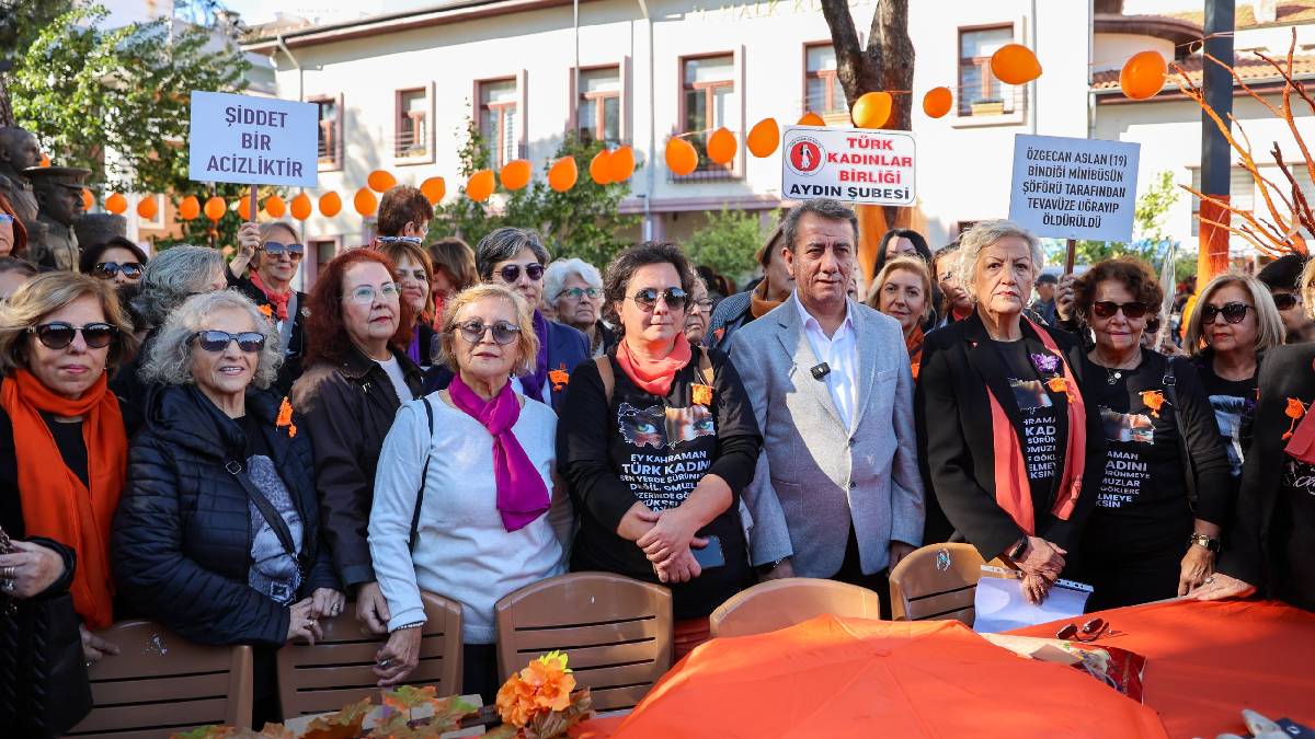 Efeler’de sessiz yürüyüş