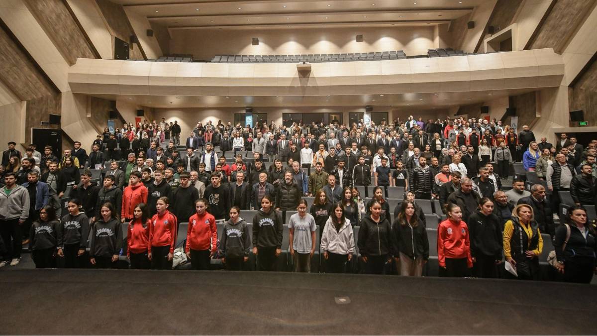 Akın: “Balıkesirimizi hep birlikte sporun merkezi yapacağız”