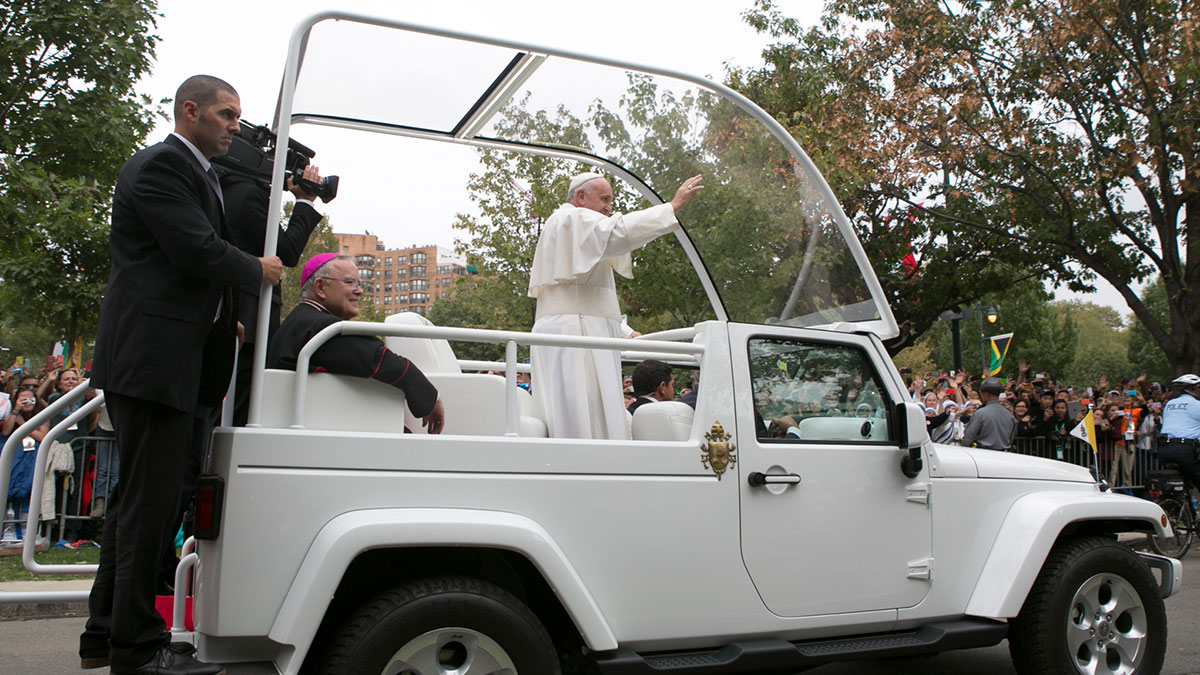 Papamobil, Gazze’de yaralı çocuklar için kliniğe çevrildi