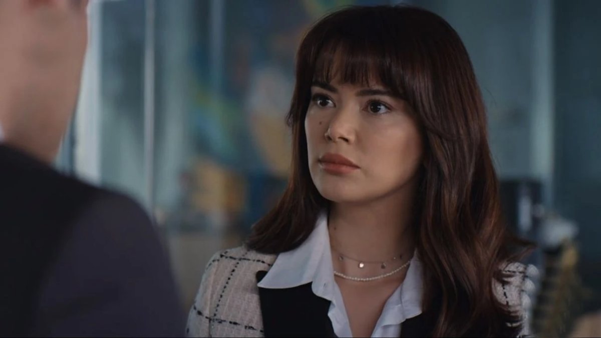 Kızılcık Şerbeti'nin jenerik krizine güzel oyuncuya sordular! Seray Kaya yanıt verdi: "Muhatabı ben değilim"