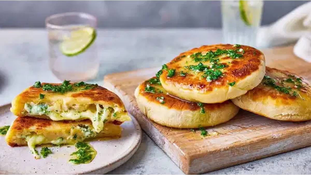 Patatesli kaşarlı bazlama nasıl yapılır? Kahvaltıya herkes size gelmek isteyecek: İşte iştah kabartan o tarif