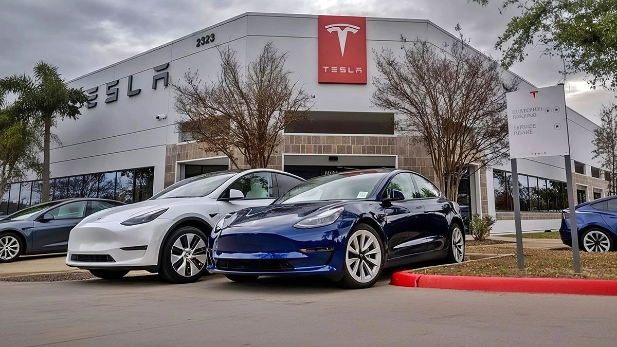 Tesla'nın fişini Elon Musk'ın tartışmalı siyasi egosu çekti!