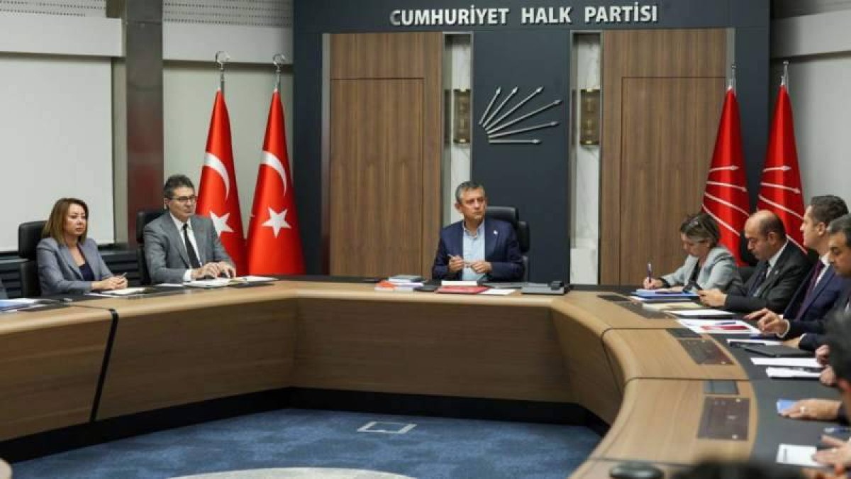 CHP'de kurultay öncesi MYK toplandı