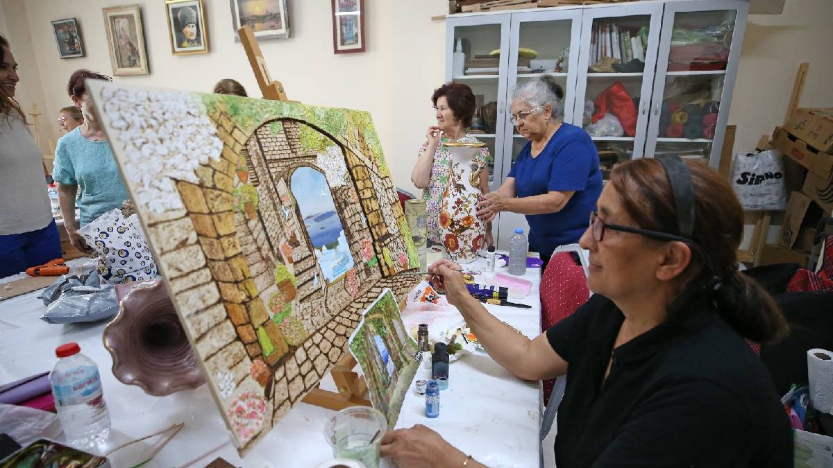 O ilimizde kadın istihdamına büyük destek: Belediye, yaklaşık 300 kadına iş hayatına katılma imkânı sunuyor