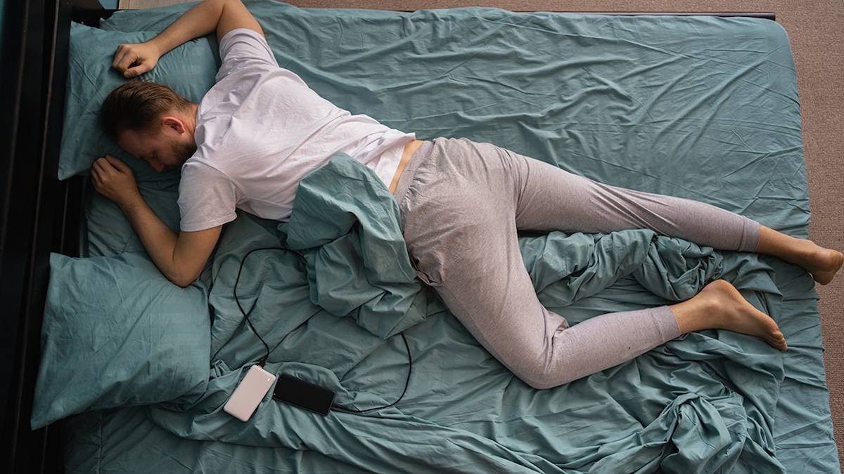 Gece nasıl uyuduğunuz sağlığınızı belirliyor! Uzmanlardan net uyarı: Bel ve sırt ağrısının kaynağı uyku pozisyonunuz
