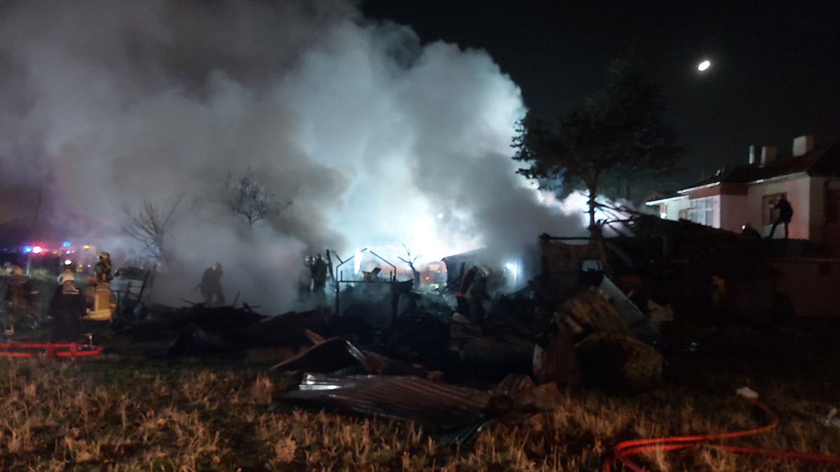 Ankara'da zihinsel engelli üç kardeşin yaşadığı ev yangında kullanılamaz hale geldi