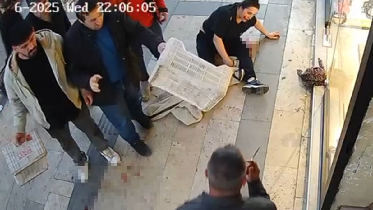 Boşanma aşamasındaki karısını bıçaklamaya çalıştı! Kadına yönelik bıçaklı saldırıyı esnaf, meyve kasalarıyla püskürttü