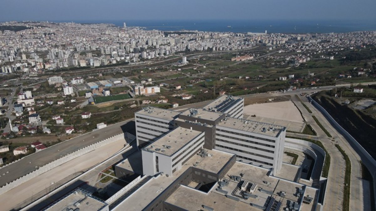 Samsun Şehir Hastanesi hasta kabulüne başladı! Ulaşım müjdesi belediyeden: Yeni R1 ring hattı başladı