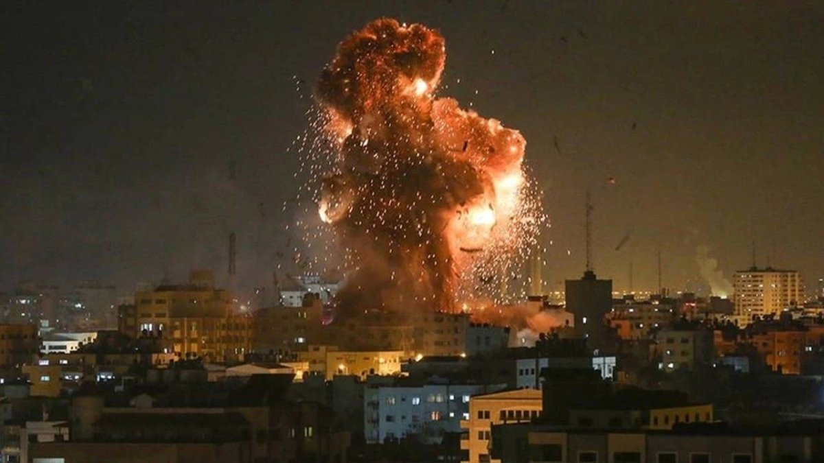 İsrail, Suriye'yi vurdu: 13 ölü