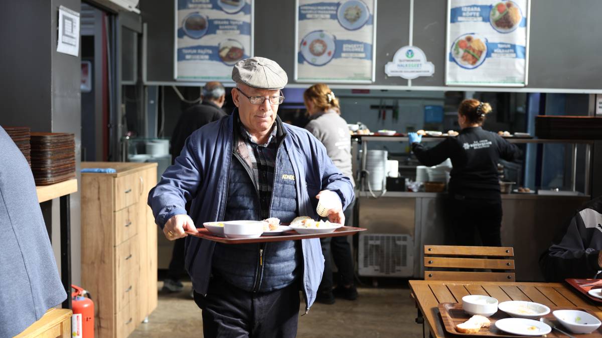 Büyükşehir'den uygun ve kaliteli hizmet... Aydınlılar bu kafede 4 çeşit yemeği 75 TL'ye yiyor