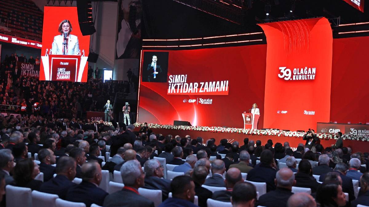 Başkan Ünlüce CHP 39. Olağan Kurultayında Divan Başkanı oldu