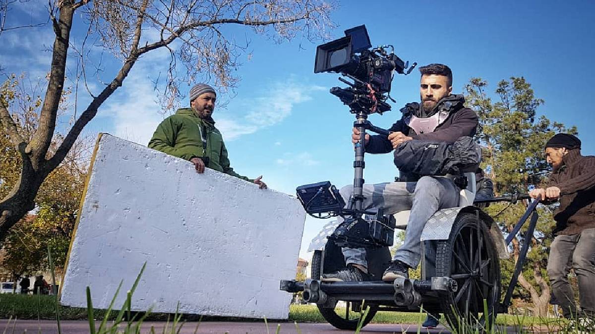 Dizi setlerinin tanınan ismi Ömer Belli Boğaz Köprüsü'nden atladı: Arama çalışmaları sürüyor