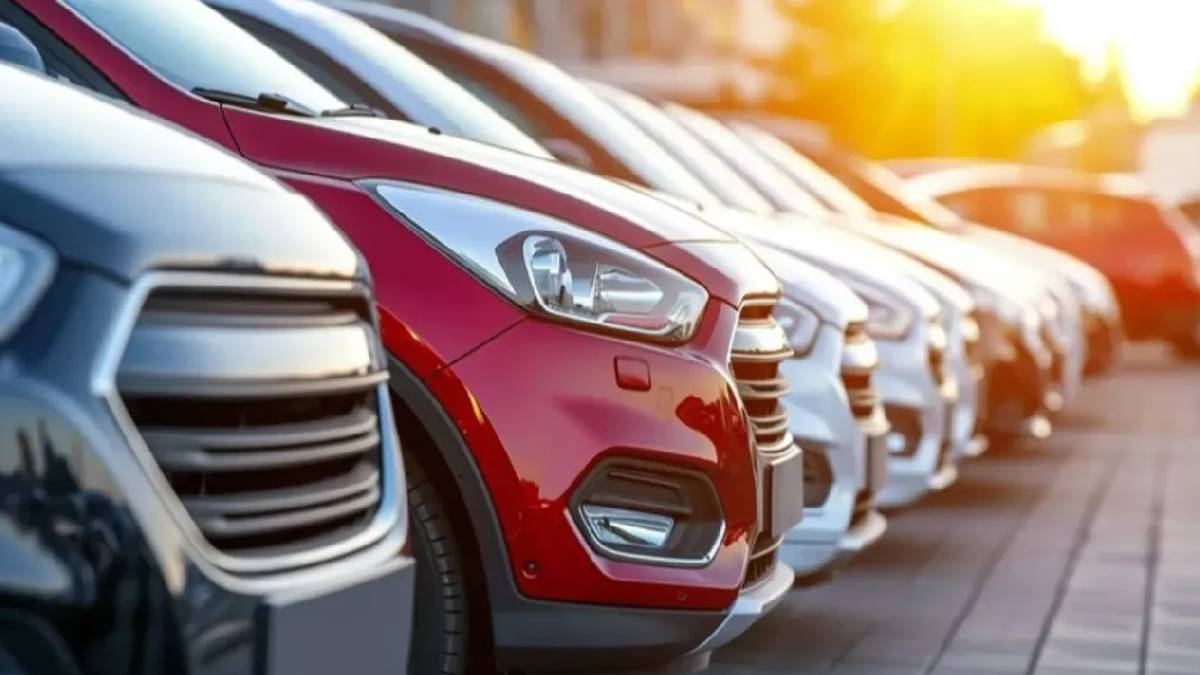 Tecrübeli pompacıdan sürpriz liste! Yakıt cebinizi yakmasın: İşte en az yakan otomobiller listesi