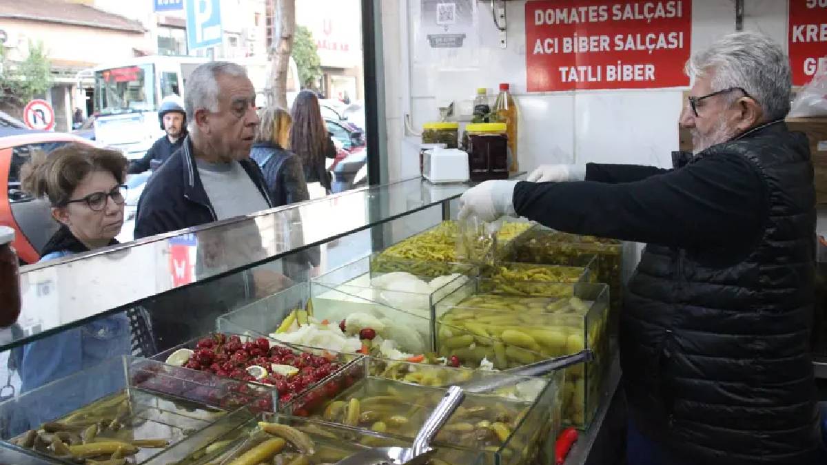 Soğuk hava tezgahına bolluk getirdi! Yarım asırlık tecrübe konuşuyor: “Grip olanın masrafı benden”