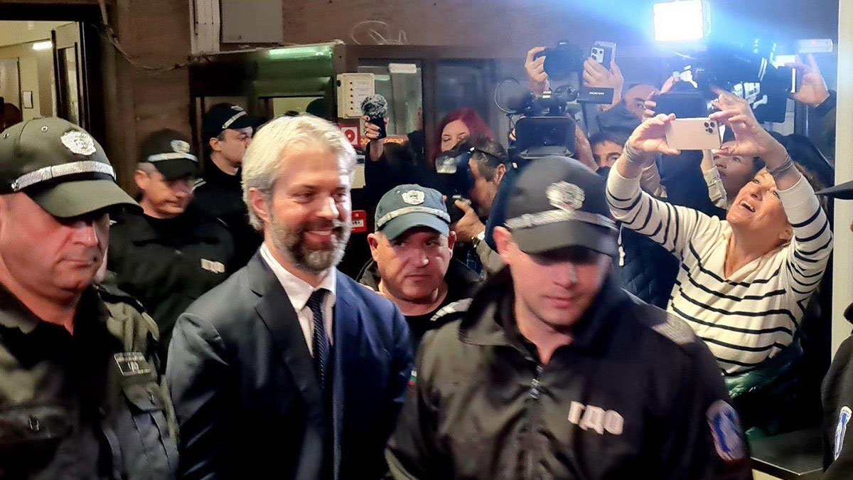 Tutuklu belediye başkanı, destekçilerinin topladığı kefaletle serbest