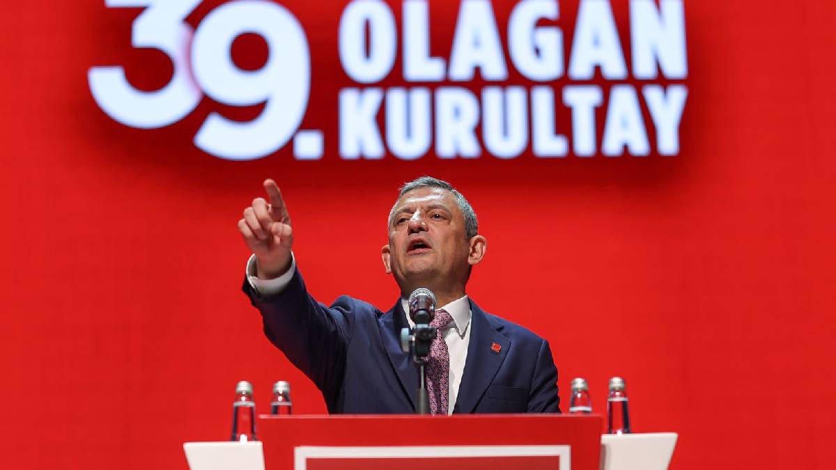 Kurultayda Özel’den net mesaj: CHP, arınma sürecini ve demokratik çözümü savunacak