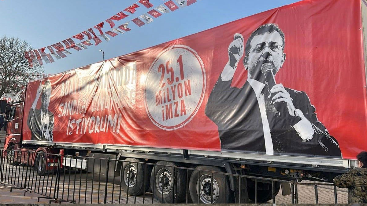 İmzalar TIR'la kurultaya getirildi: İmamoğlu için 25,1 milyon imza toplandı