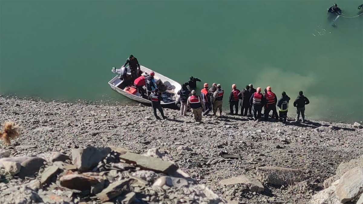 Kontrolden çıkan araç Zernek Barajı’na düştü! 3 ölü