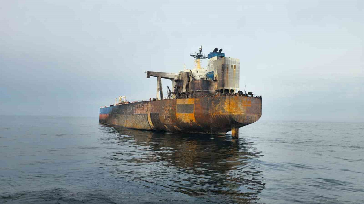 Karadeniz'de KAIROS tehlikesi! Fuel-oil sızıntısı başladı, gemi kontrolsüz sürükleniyor