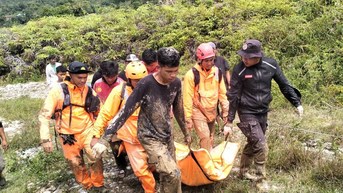 Şiddetli yağışlar Endonezya’yı vurdu: 303 ölü, binlerce ev sular altında