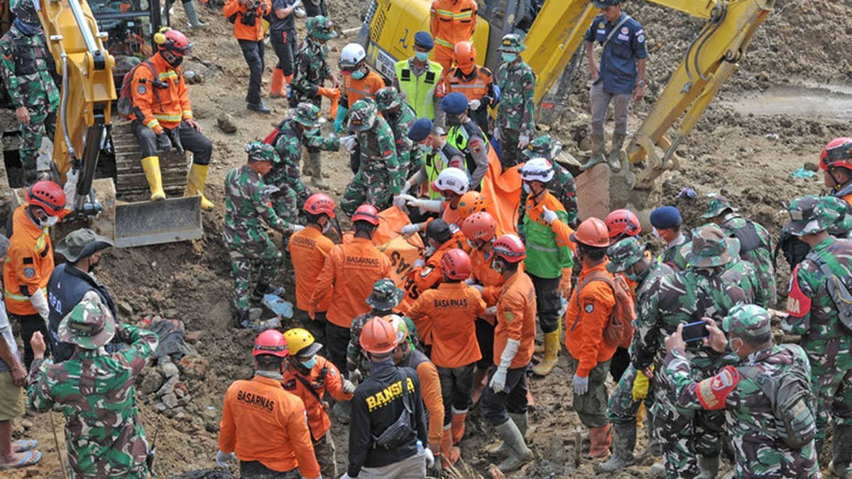 Endonezya'da sel felaketi: Can kaybı 442'ye yükseldi