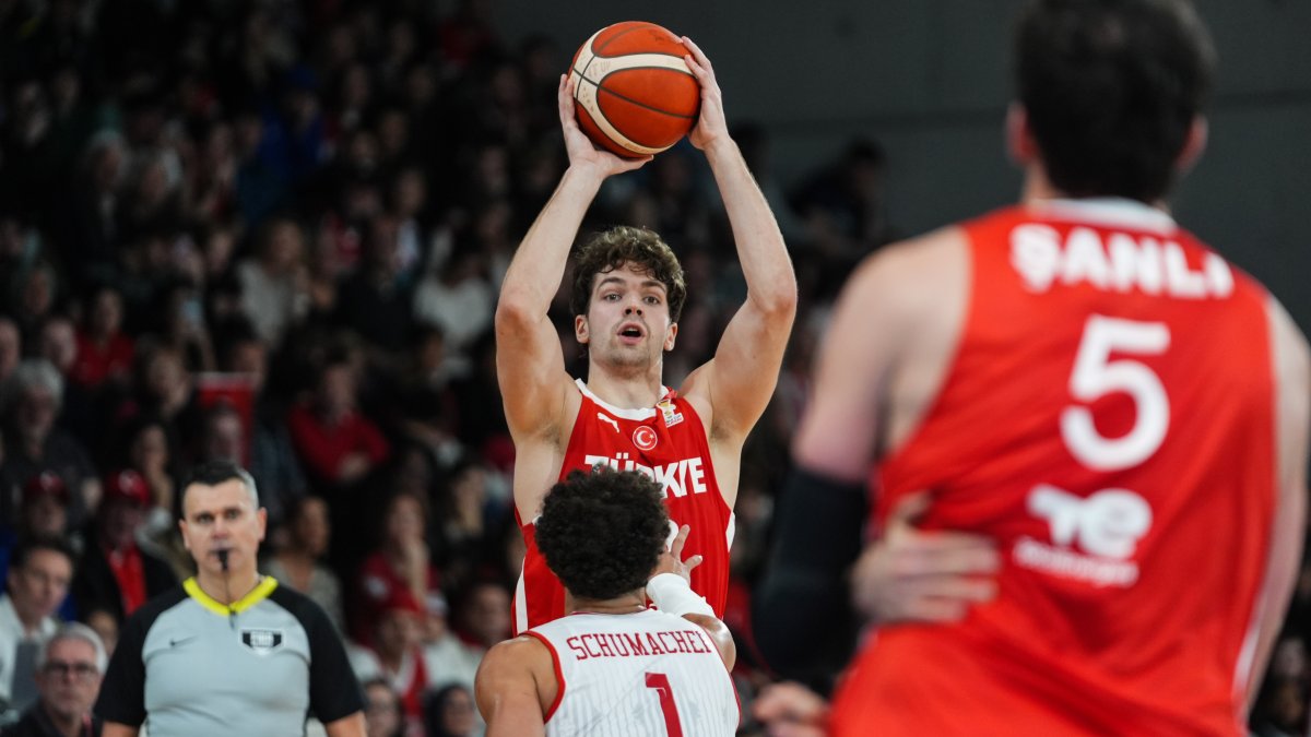 A Milli Erkek Basketbol Takımı Dünya Kupası elemelerinde İsviçre'yi yenerek 2'de 2 yaptı