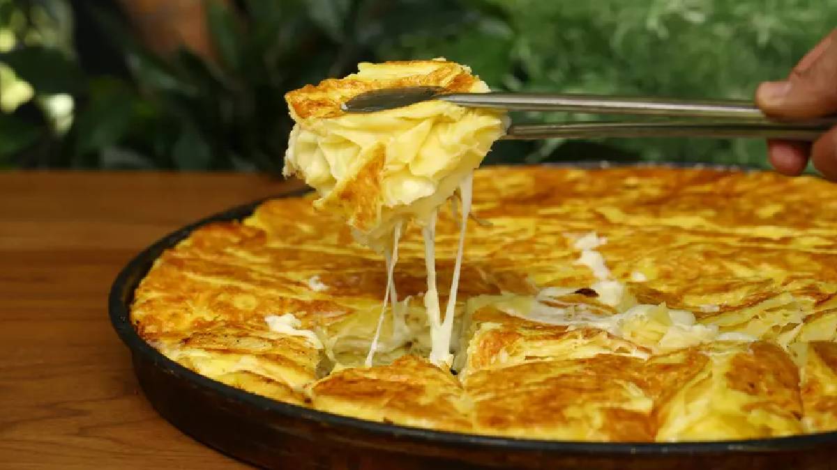 Tava böreği nasıl yapılır? Fırın çalıştırmadan şipşak hazır: İşte tava böreği tarifi