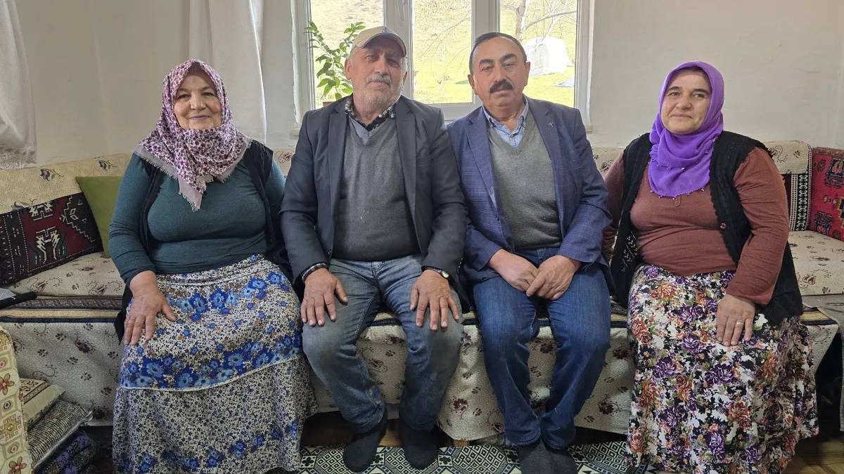 Bu kardeşler birbirinden ayrılmıyor! Evlilik bile engel olamadı: 60 yıldır hep yan yana yaşıyorlar