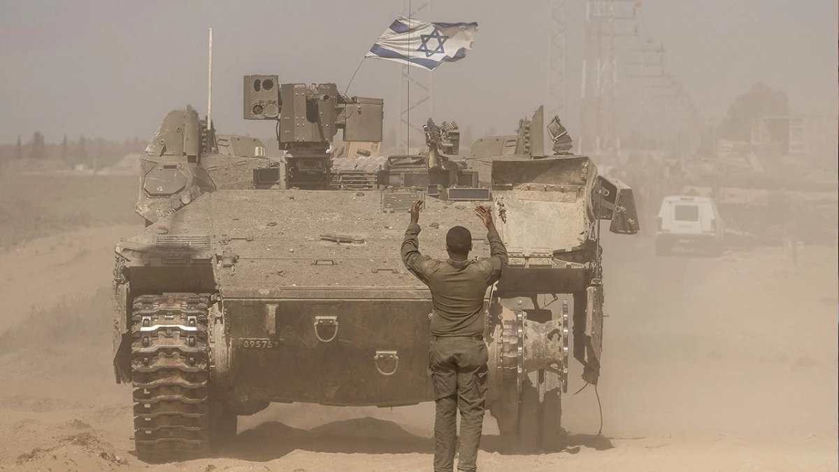 Gazzeli genç, İsrail ordusundan kalan ZPT’yi şarj istasyonuna dönüştürdü