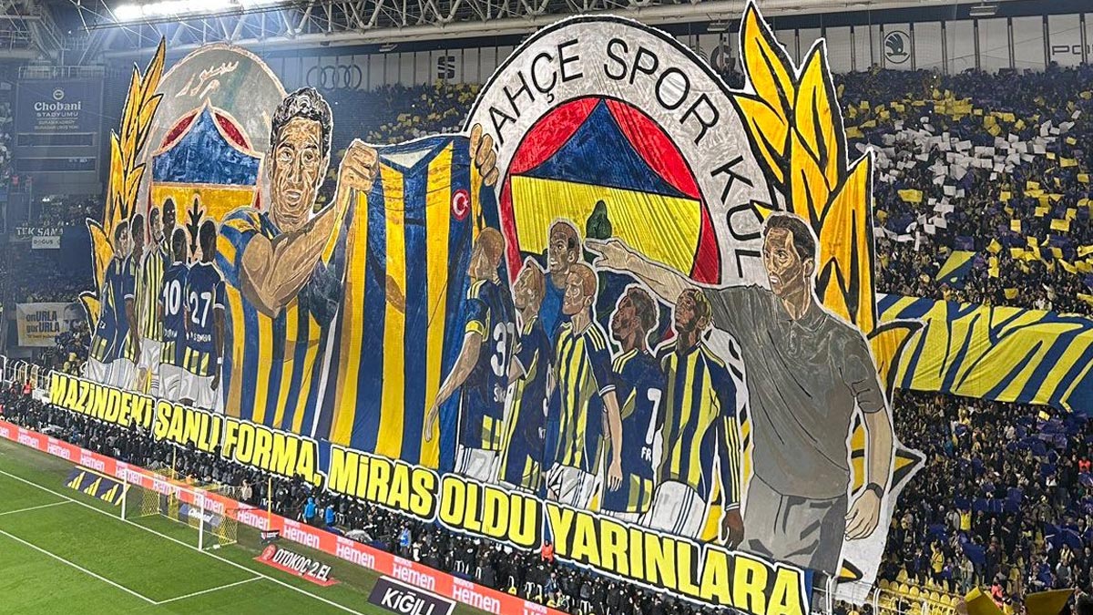 Fenerbahçe Galatasaray derbisinde tüyleri diken diken eden Lefter koreografisi