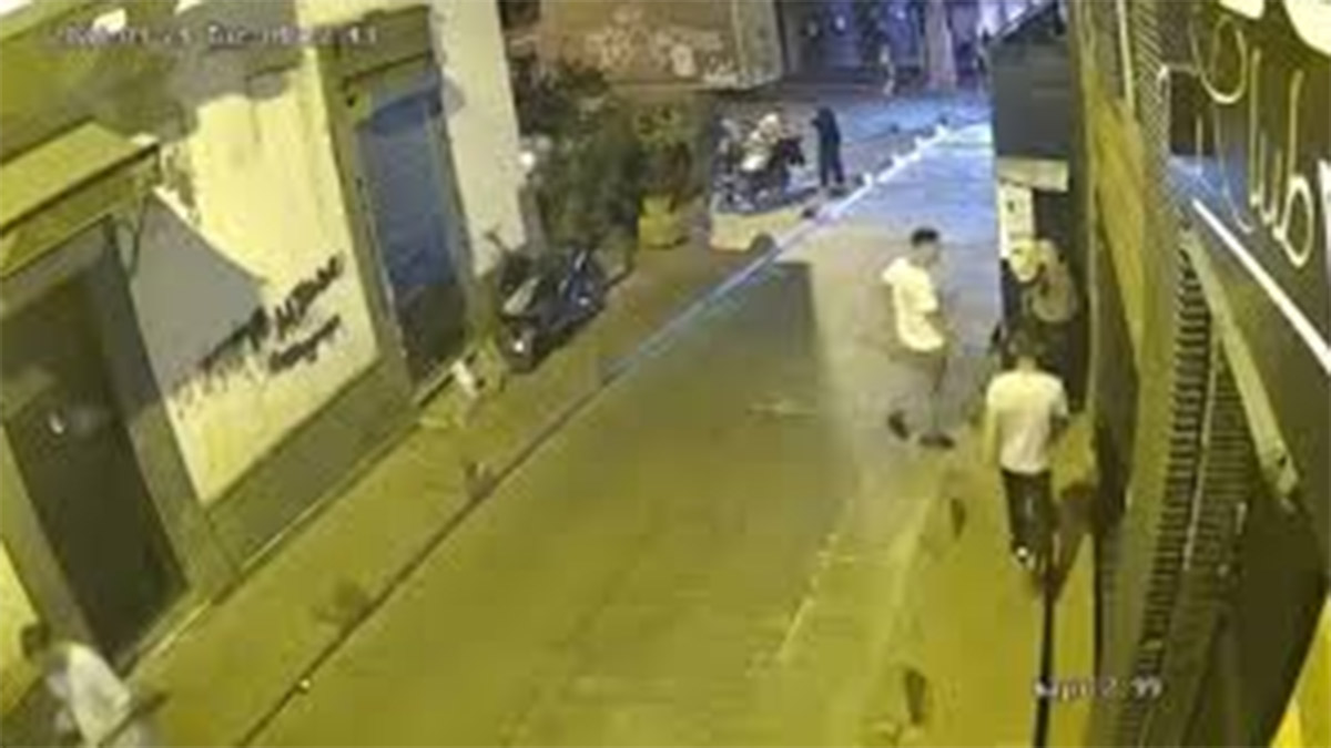 Beyoğlu'nda genç kızı sokak ortasında taciz etmişlerdi! Mahkemeden tahliye kararı