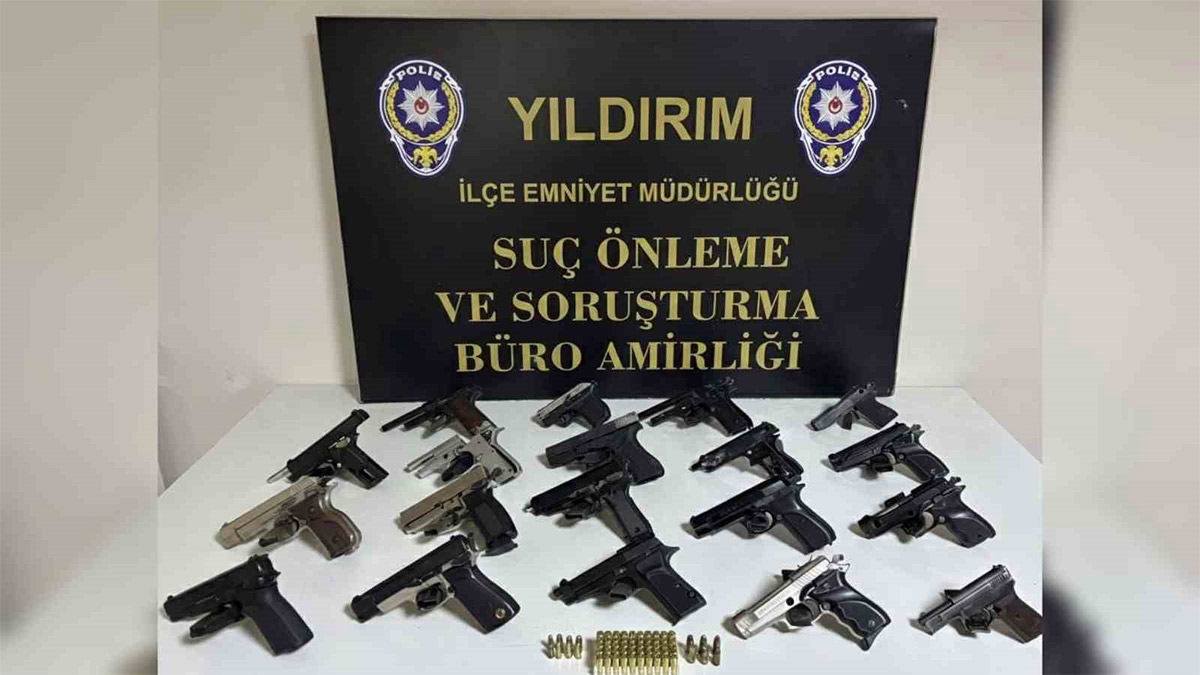 Bursa’da kaçak silah imalathanesine operasyon: Çok sayıda silah ve parça ele geçirildi