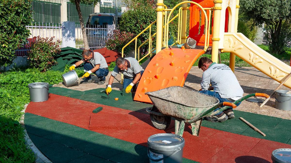 Karşıyaka’nın parkları tek tek yenileniyor