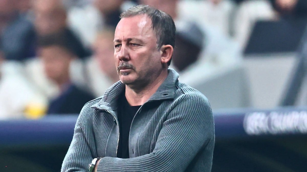 Beşiktaş'ta beklenmeyen ayrılık: Sergen Yalçın yıldız futbolcunun üstünü çizdi