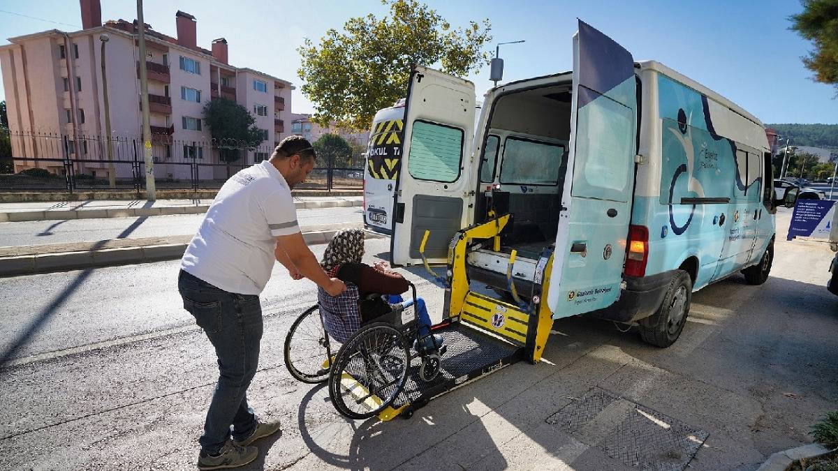 Belediyeden sağlık sorunu yaşayan vatandaşlara destek: Engelli ve hasta bireylere ücretsiz ulaşım hizmeti...