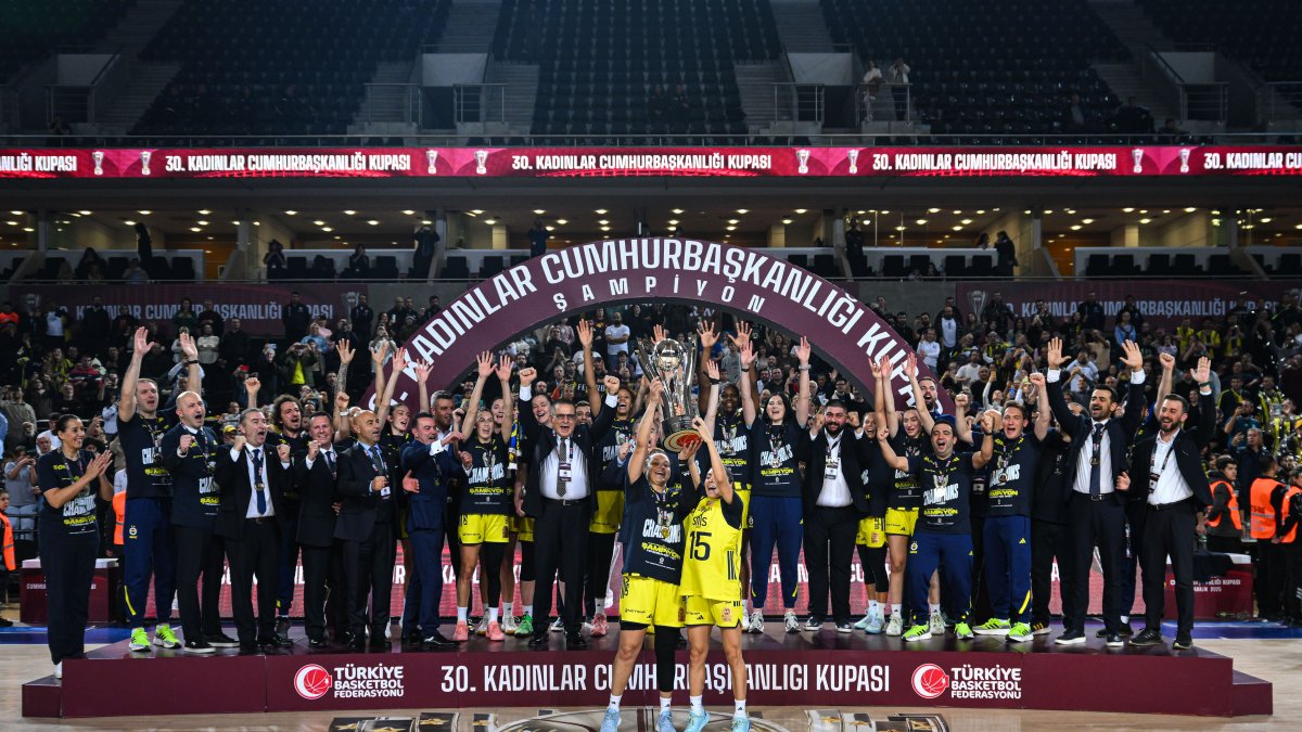 30. Kadınlar Cumhurbaşkanlığı Kupası Fenerbahçe'nin