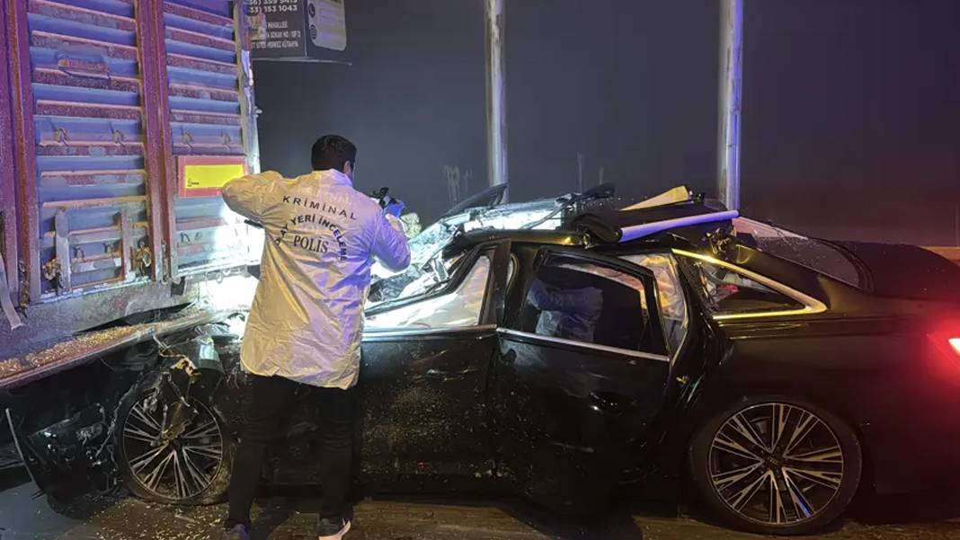 Kütahya'da yoğun sis can aldı: Katliam gibi kazada dört kişi yaşamını yitirdi