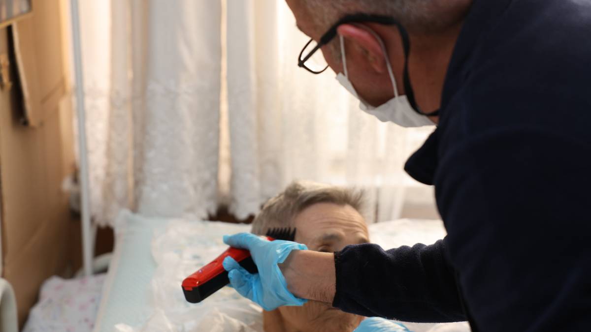 Büyükşehir Belediyesinden engelliler gününde anlamlı ziyaret