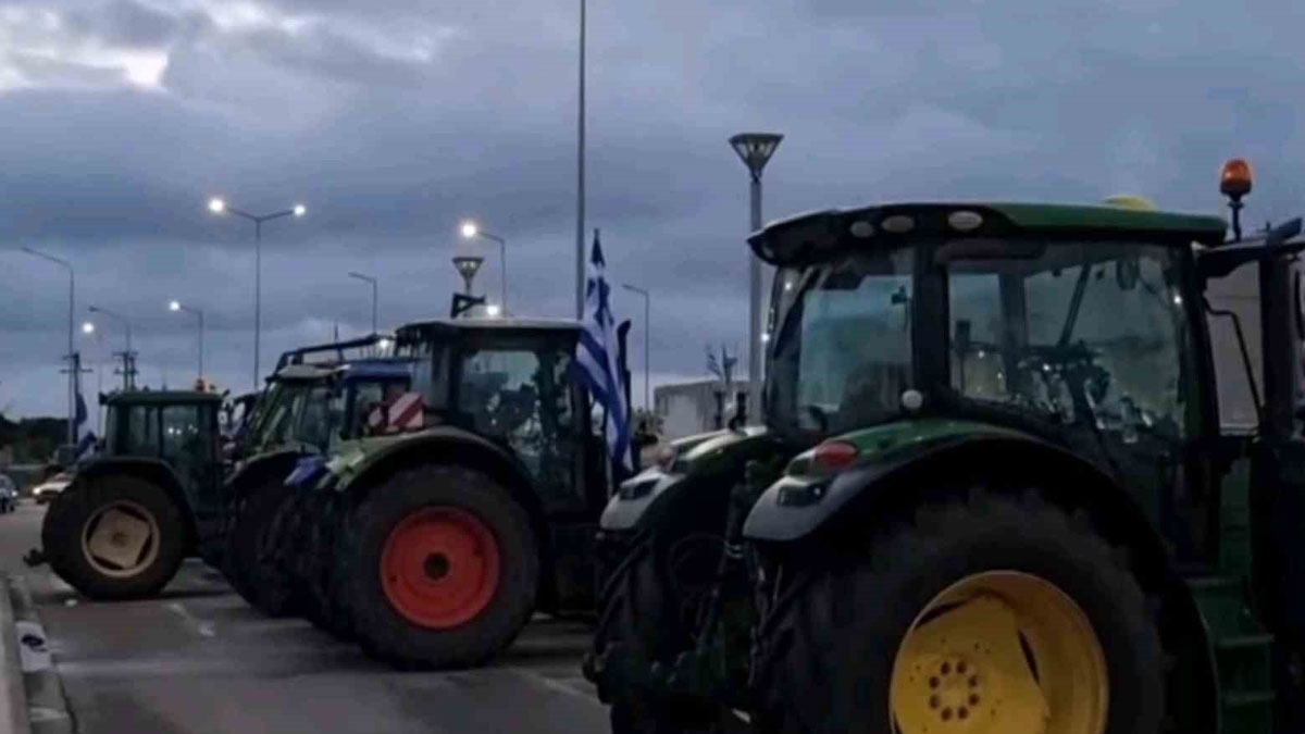 Yunanistan'da çiftçiler ayakta: Otoyollar traktörlerle kapandı