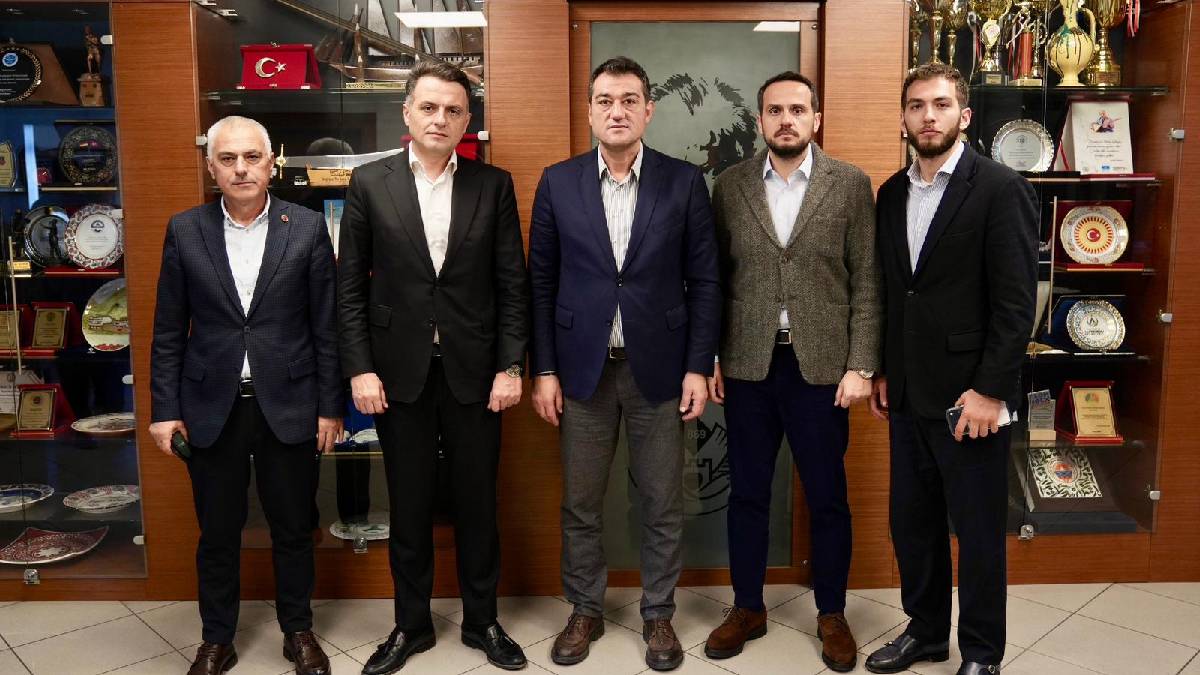 Öztürk ailesi Başkan Köse’yi ziyaret etti