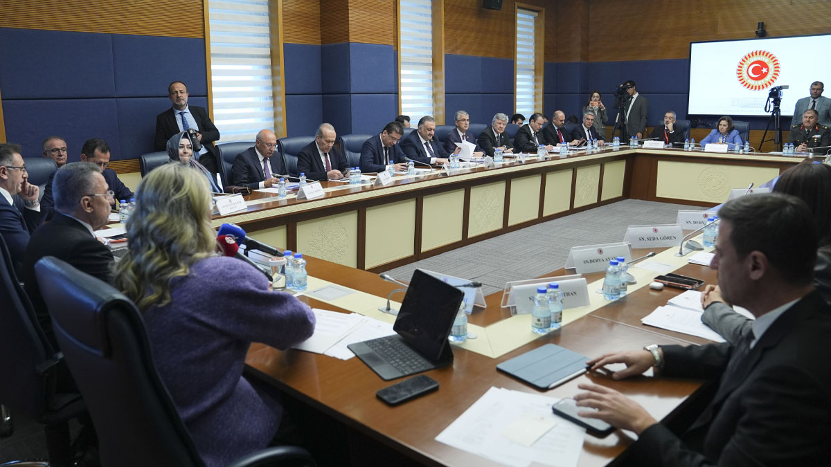 Fuat Oktay: Çatışmaların ülkemizin münhasır ekonomik bölgesine sıçraması kabul edilemez