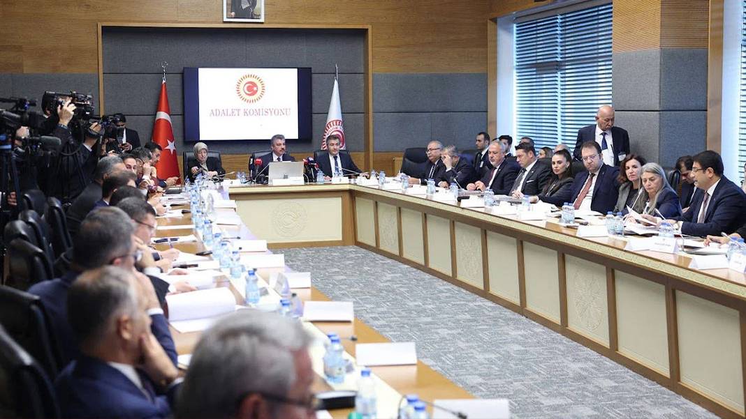 11'inci Yargı Paketi komisyondan geçti: Gelen tepkiler üzerine kovid düzenlemesinin kapsamı daraltıldı