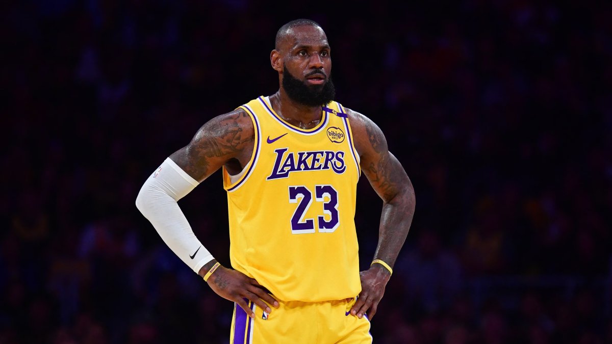 LeBron James'in 1297 maçlık serisini sona erdi